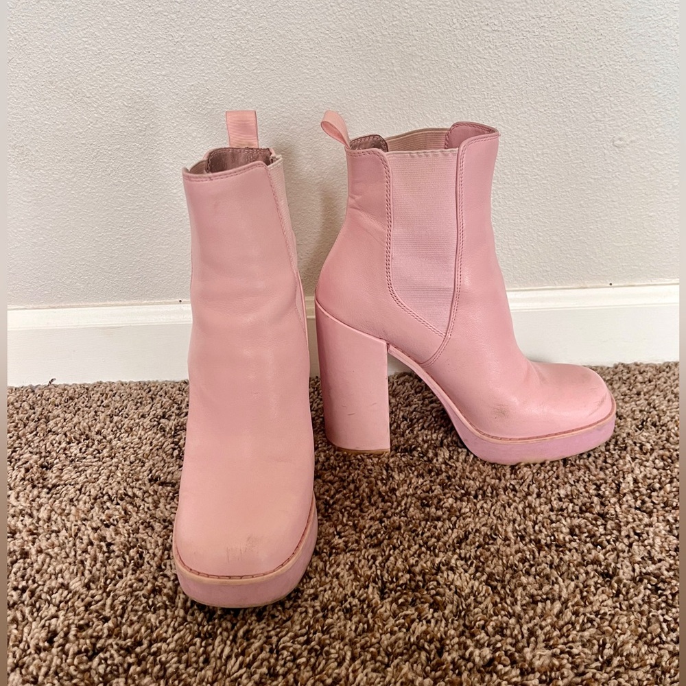 Size 7 Steve Madden Pink Heeled Boots